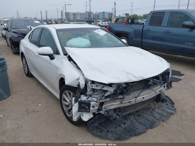 Salvage Toyota Camry Image