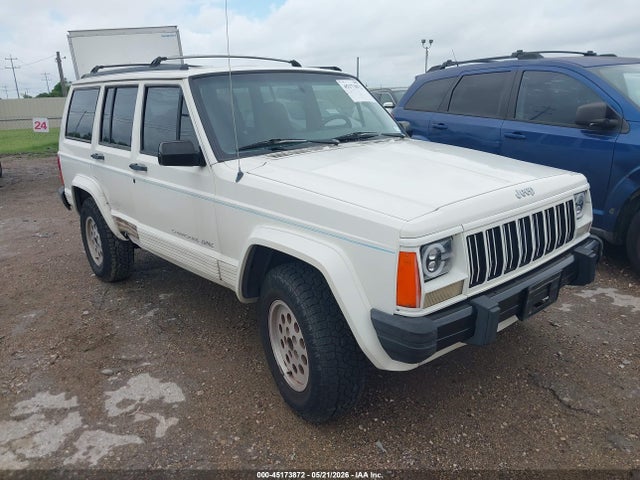 Salvage Jeep Cherokee Image