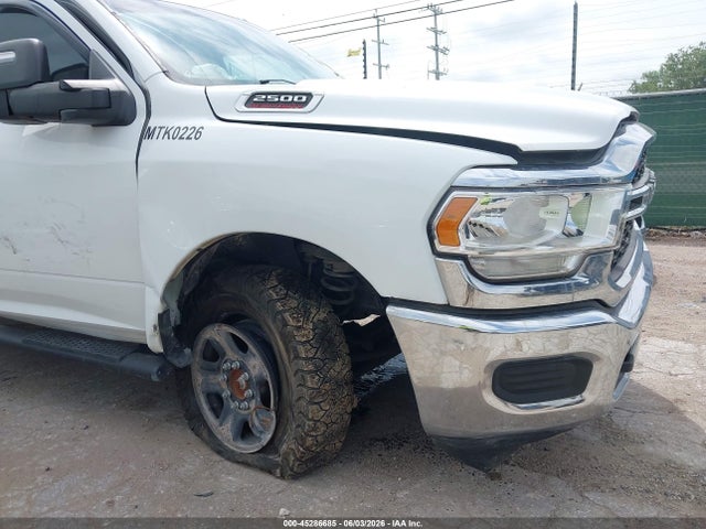 Ram 2500 Tradesman  4x4 6'4 Box