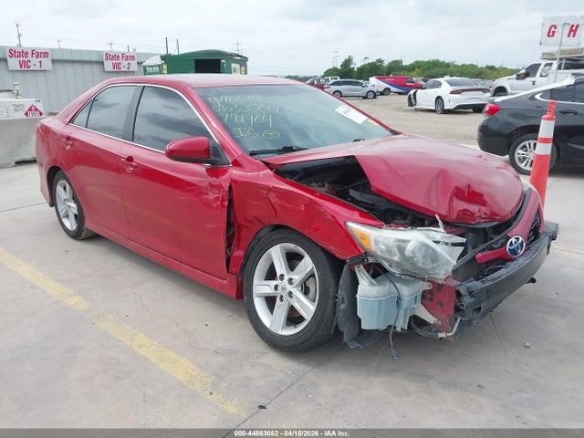 Salvage Toyota Camry Image