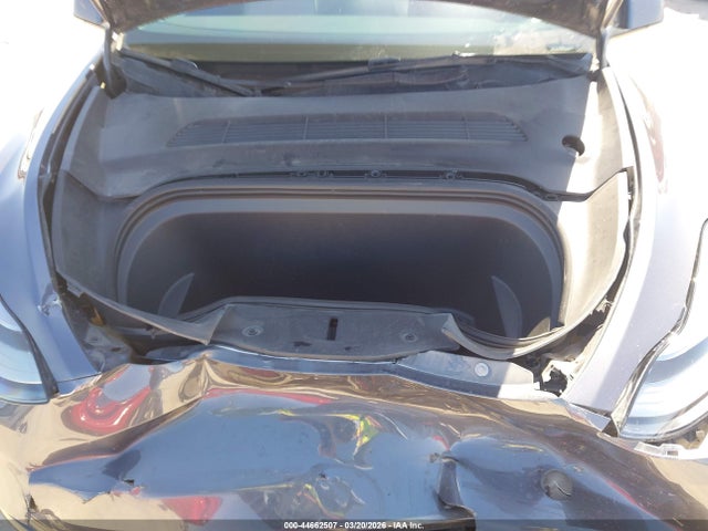 Tesla Model Y Performance Dual Motor All-wheel Drive
