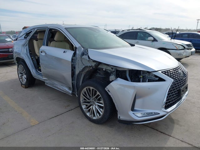 Salvage Lexus RX Image