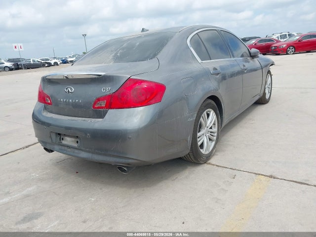INFINITI G37 Journey