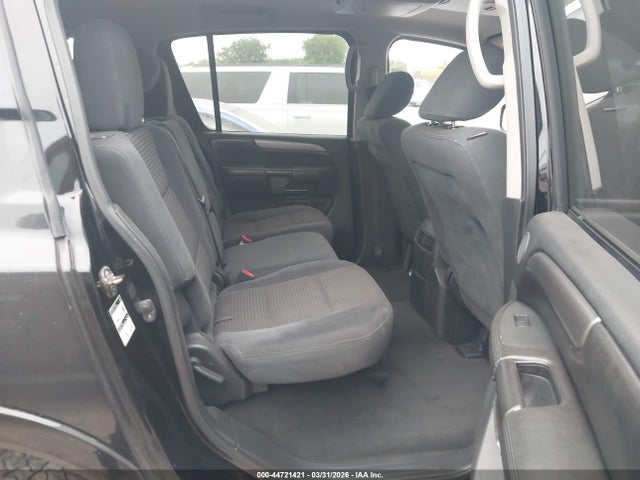 Nissan Armada Sv