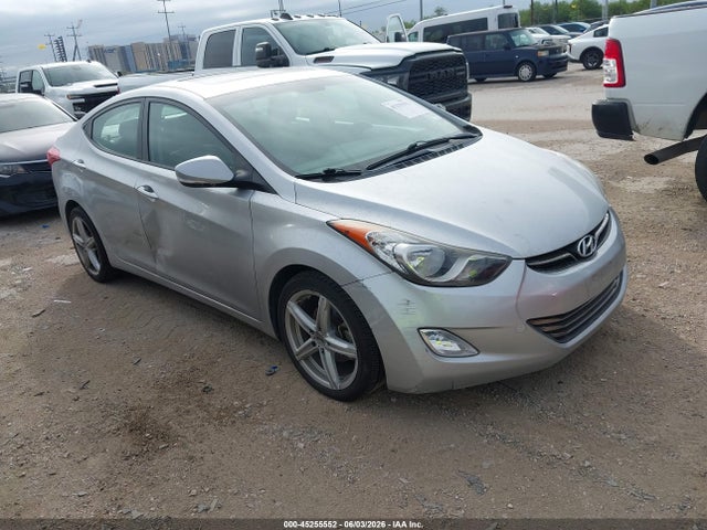 Salvage Hyundai ELANTRA Image