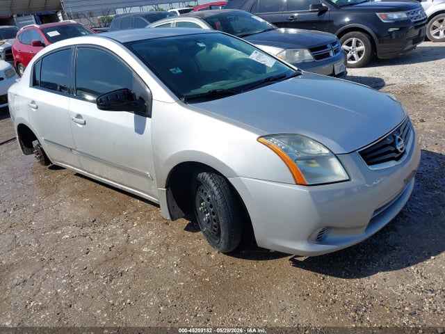 Salvage Nissan Sentra Image