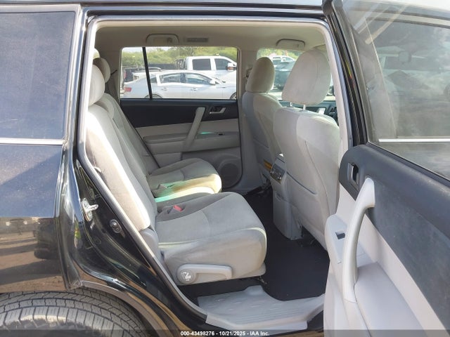 Toyota Highlander Base Plus V6