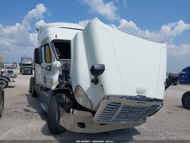Salvage Freightliner Cascadia 125 Image
