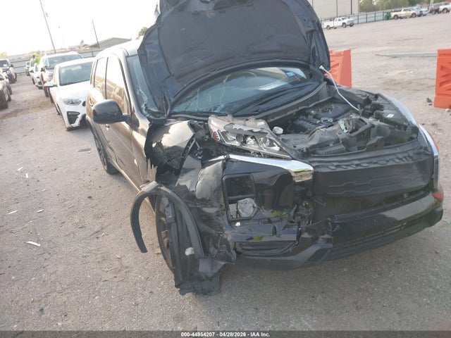 Salvage Mitsubishi Outlander Image