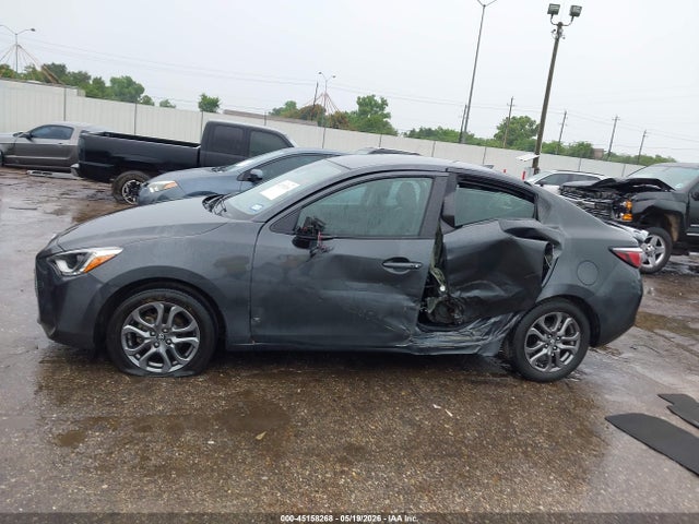 Toyota Yaris Xle