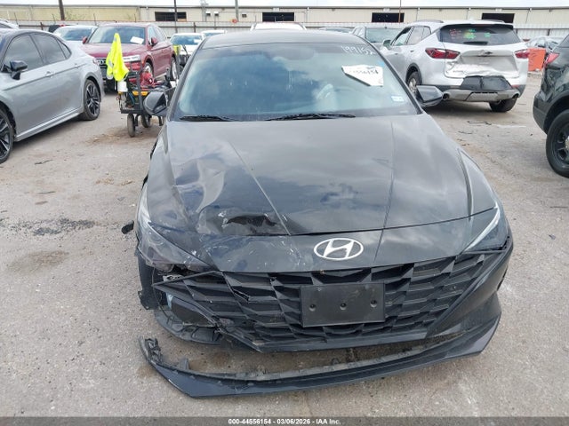Hyundai ELANTRA Sel