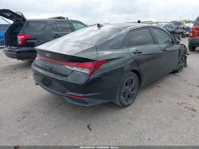 Hyundai ELANTRA Sel