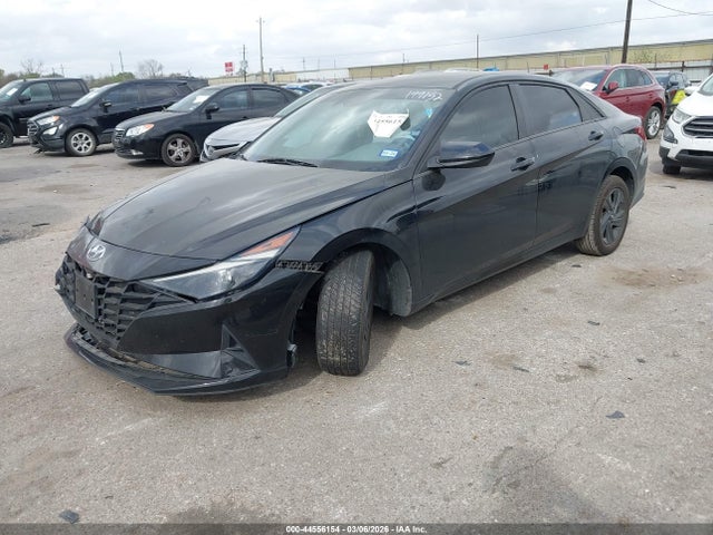 Hyundai ELANTRA Sel