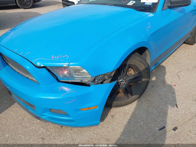 Ford Mustang V6