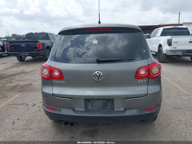 Volkswagen Tiguan S
