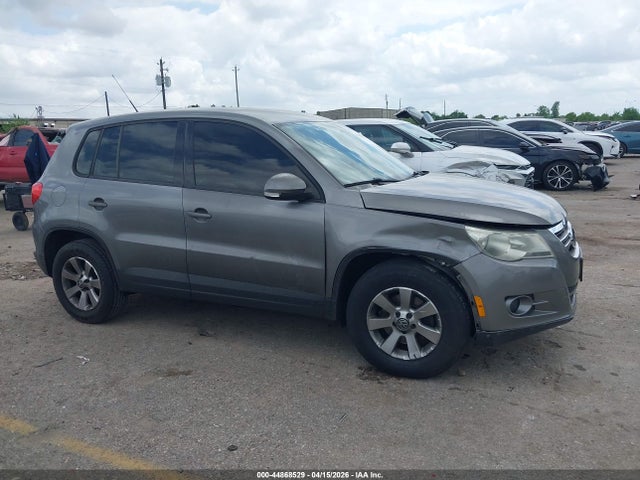 Volkswagen Tiguan S