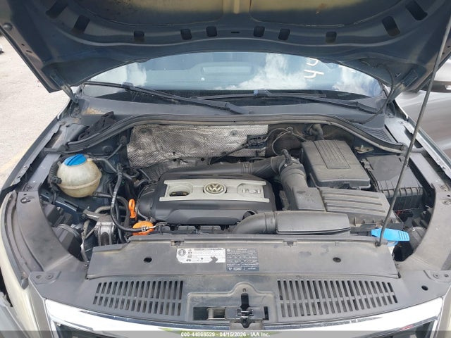 Volkswagen Tiguan S