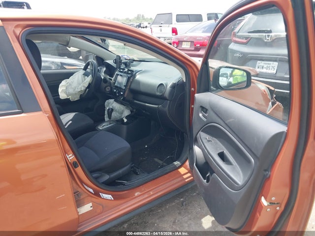 Mitsubishi Mirage Es