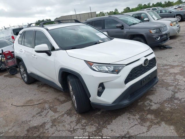 Salvage Toyota RAV4 Image