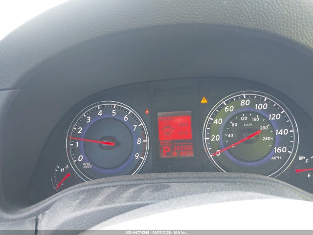 INFINITI G37 Journey