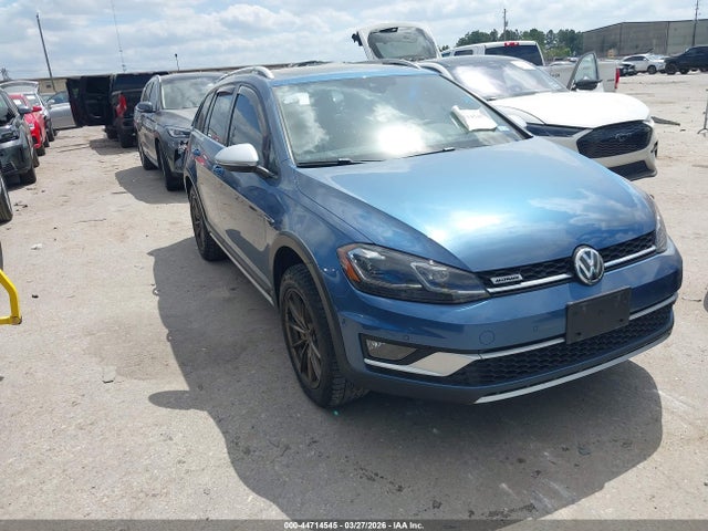Salvage Volkswagen Golf Image