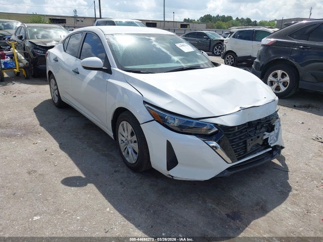 Salvage Nissan Sentra Image