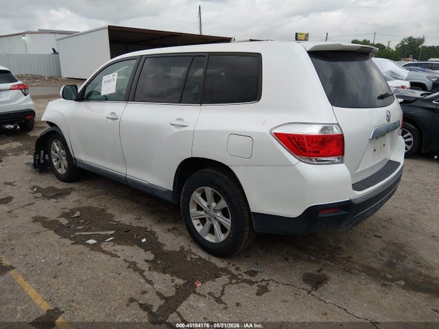 Toyota Highlander Base V6
