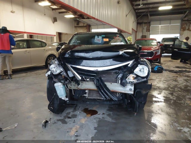 Nissan Versa 1.6 Sv