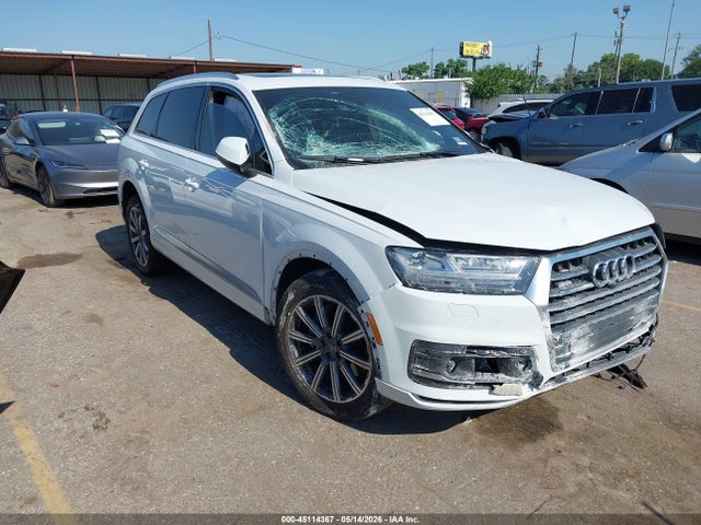 Salvage Audi Q7 Image