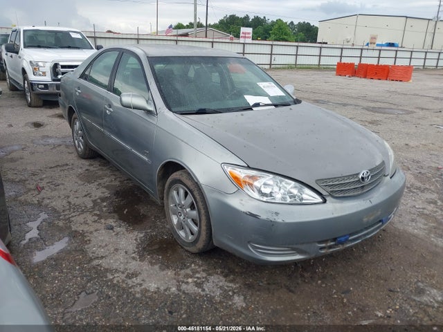 Salvage Toyota Camry Image