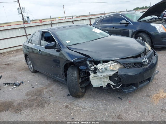 Salvage Toyota Camry Image