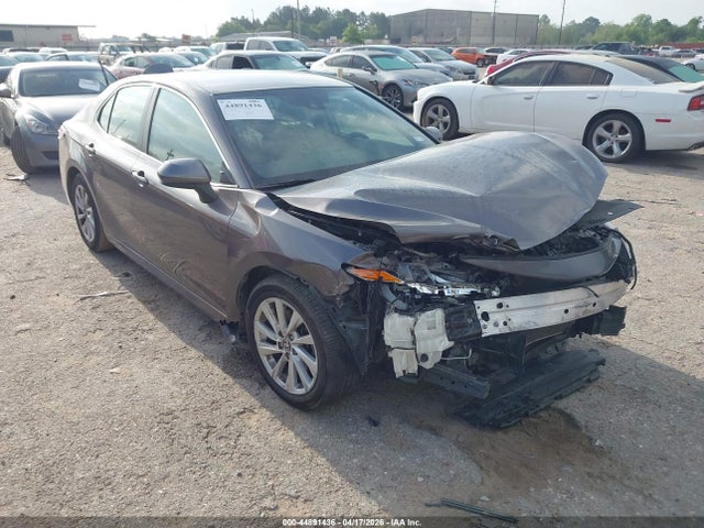 Salvage Toyota Camry Image