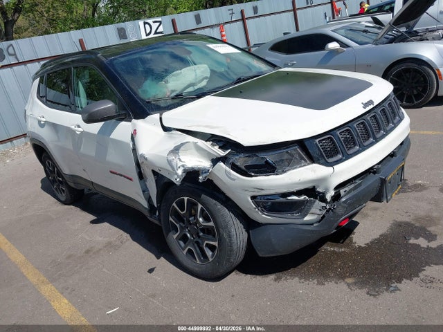 Salvage Jeep Compass Image