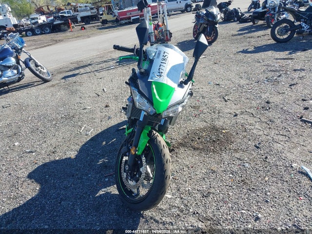 Kawasaki Ex650 P