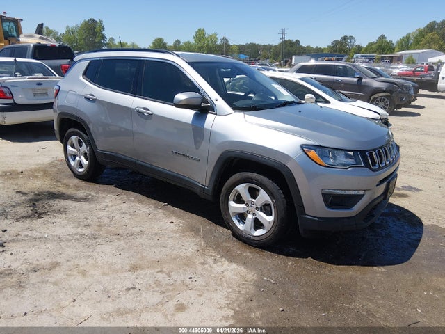 Salvage Jeep Compass Image