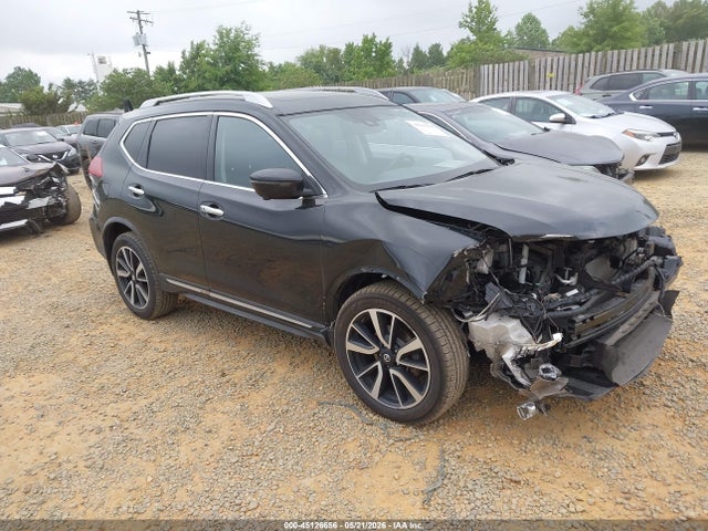 Salvage Nissan Rogue Image