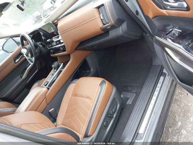 Nissan Pathfinder Platinum 4wd