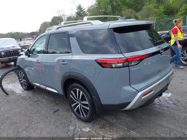 Nissan Pathfinder Platinum 4wd