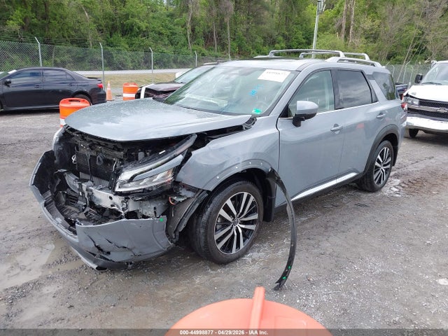 Nissan Pathfinder Platinum 4wd