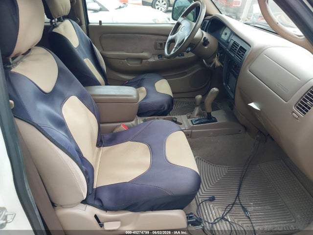 Toyota Tacoma Base V6