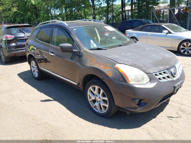 Salvage Nissan Rogue Image