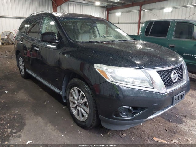 Salvage Nissan Pathfinder Image