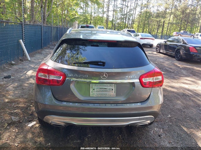 Mercedes-Benz GLA 4matic