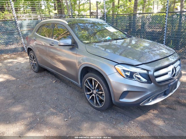 Salvage Mercedes-Benz GLA Image