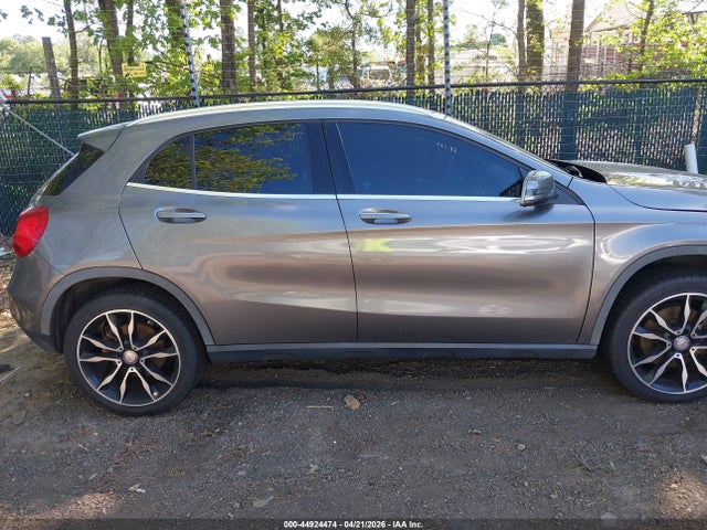 Mercedes-Benz GLA 4matic