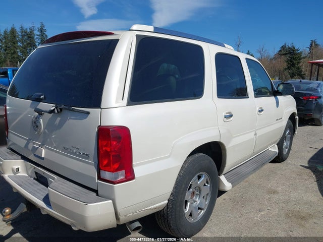 Cadillac Escalade Standard