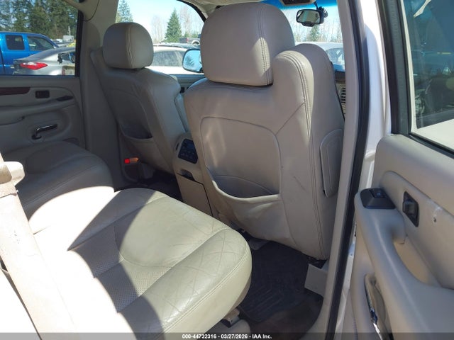 Cadillac Escalade Standard