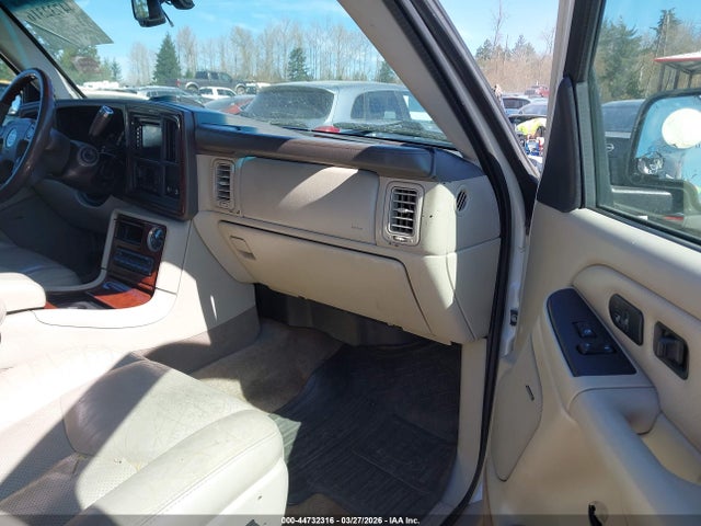 Cadillac Escalade Standard