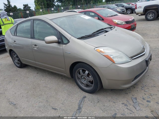 Salvage Toyota Prius Image