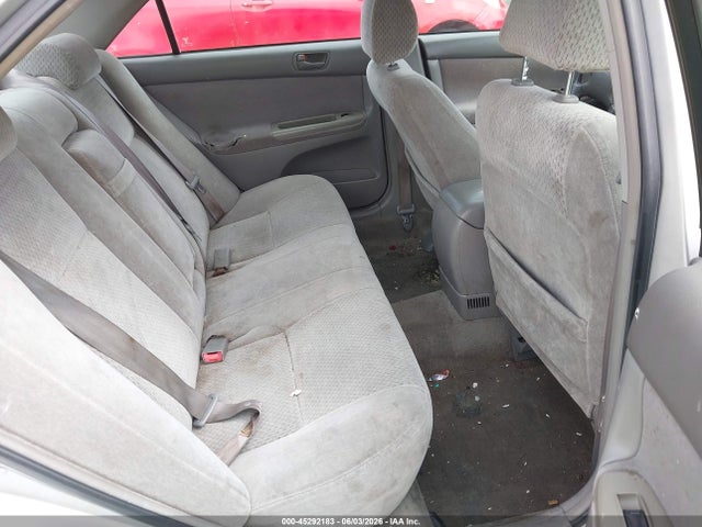 Toyota Camry Le V6